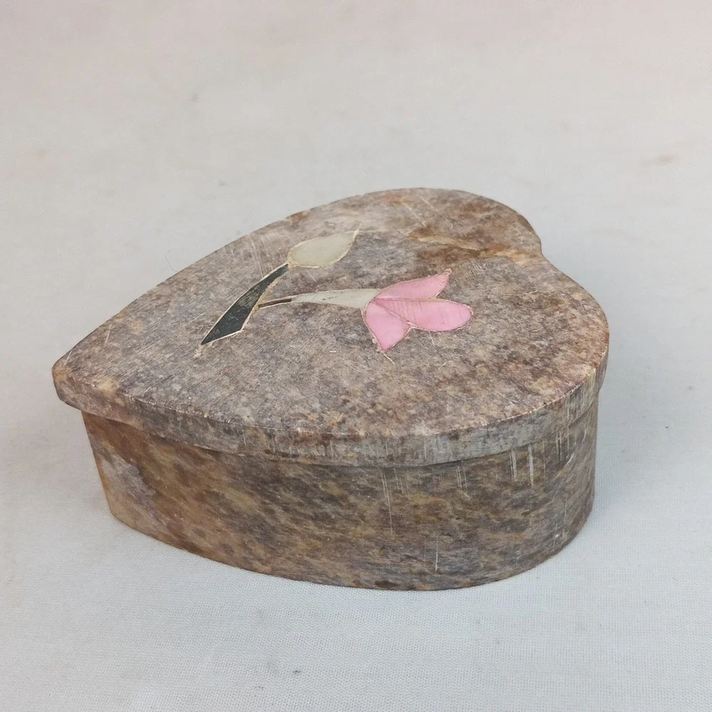 Heart Shaped Soapstone Trinket Box With Mother Of Pearl Flower Inlay 3.5